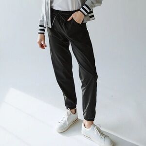 Albion Everywhere Chic Black Athletic Joggers